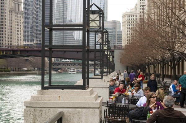 Chicago Riverwalk east  of Michigan Ave