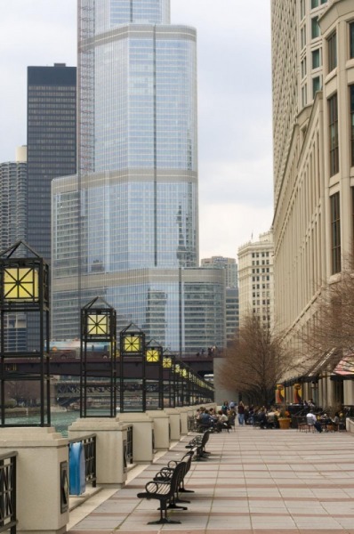 Chicago Riverwalk east  of Michigan Ave