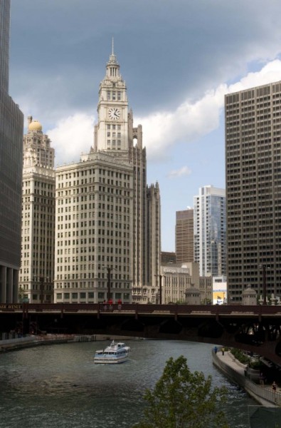 Chicago River and bridge