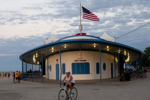 Beach house at North Avenue Beach, Castaways restaurant