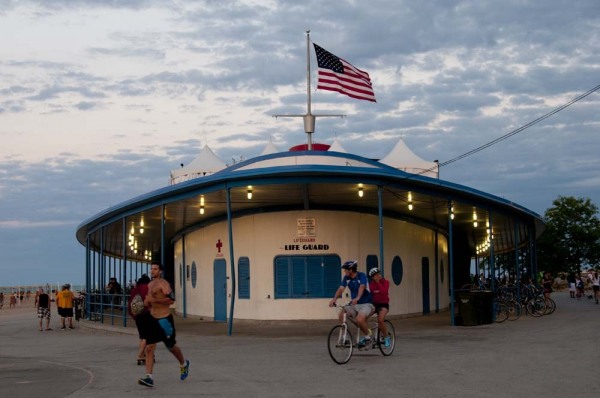 Beach house at North Avenue Beach, Castaways restaurant