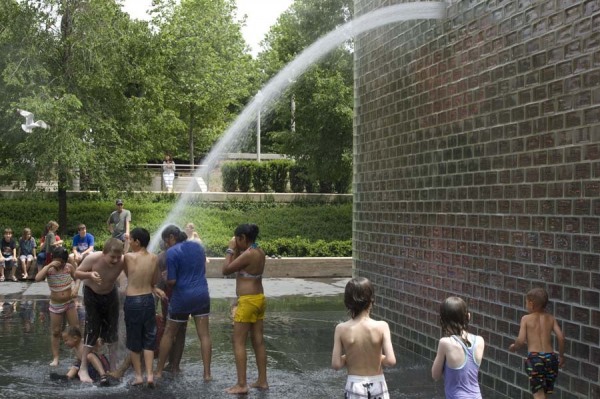 CrownFountain103