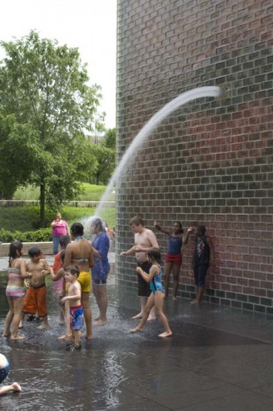 CrownFountain107