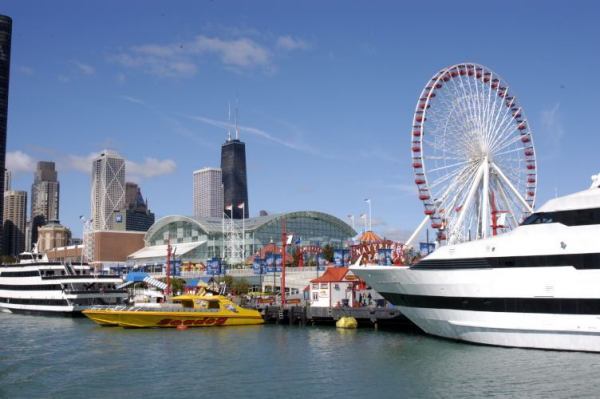 Chicago skyline and Navy Pier