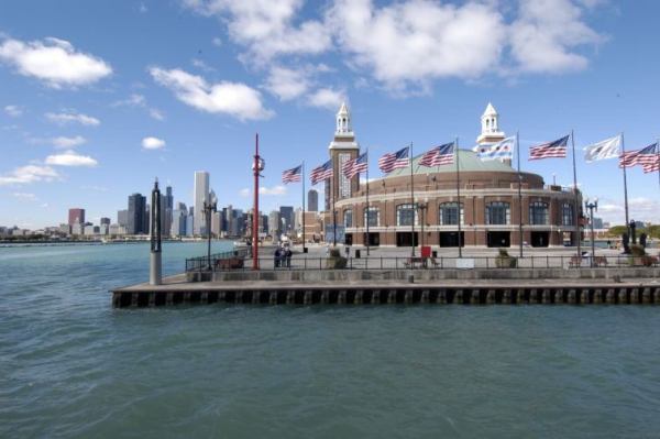 Chicago skyline and Navy Pier