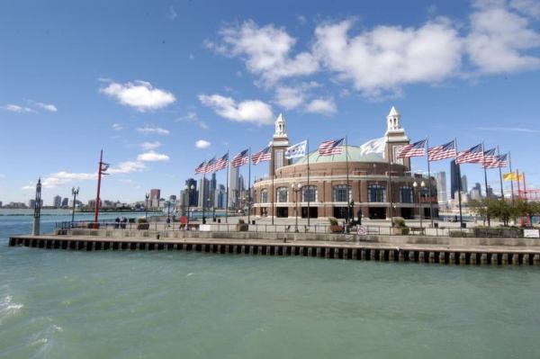 Chicago skyline and Navy Pier