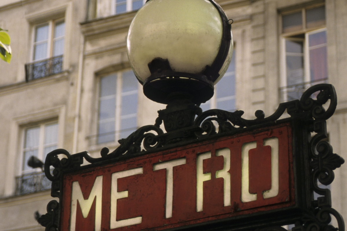 Metro-Paris02LR
